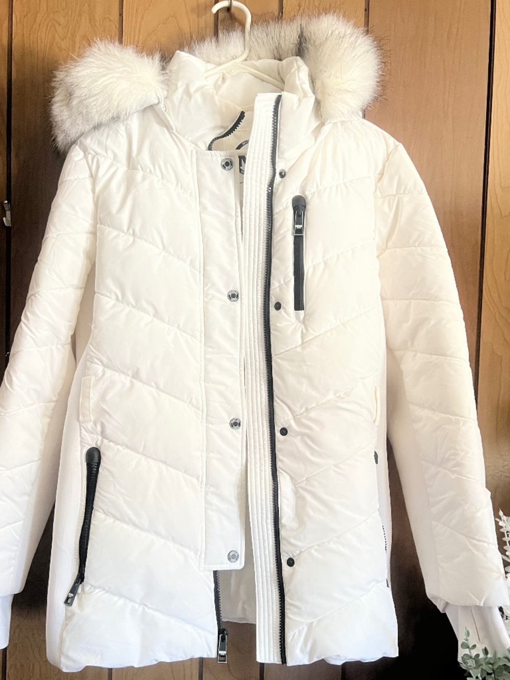 Michael Kors White Chevron Puffer Winter Jacket Coat Faux Fur Hood Size L